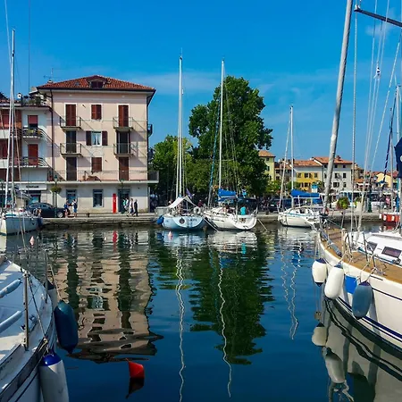 In 38355 Daire Bibione